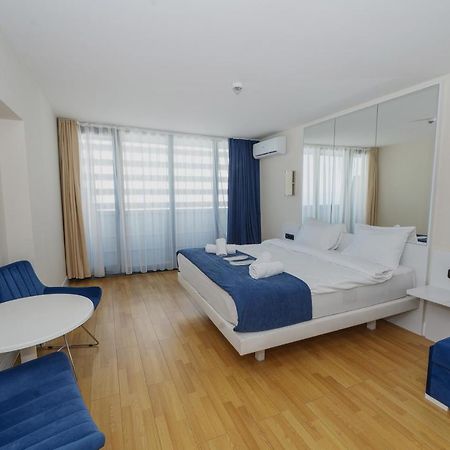 Blue Orbi City Hotel Batumi Exterior photo